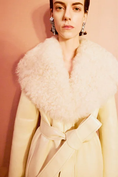 Look 18